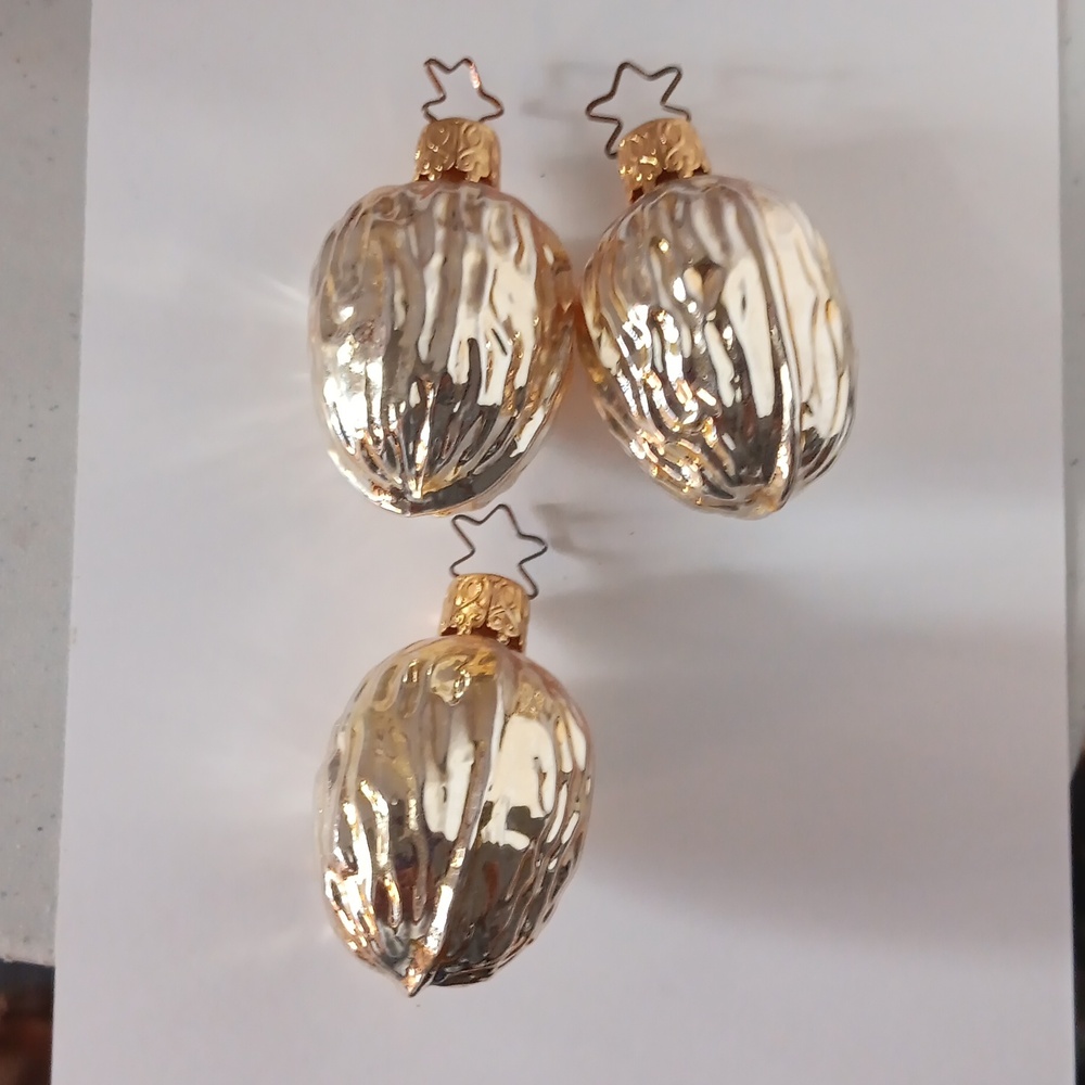 Inge nut ornaments